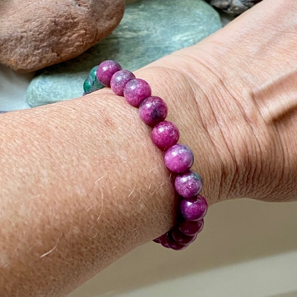 NWOT Genuine Ruby And Zoisite Gemstone Bracelet - Picture 14 of 15